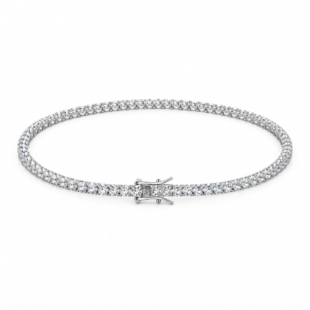 Short closed loop of 3mm tennis chain with the clasp in front