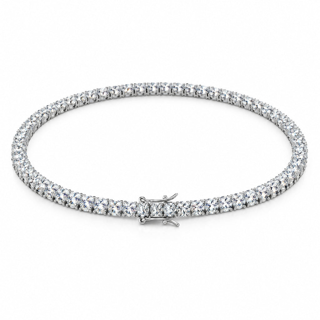 Short closed loop of 5mm tennis chain with the clasp in front